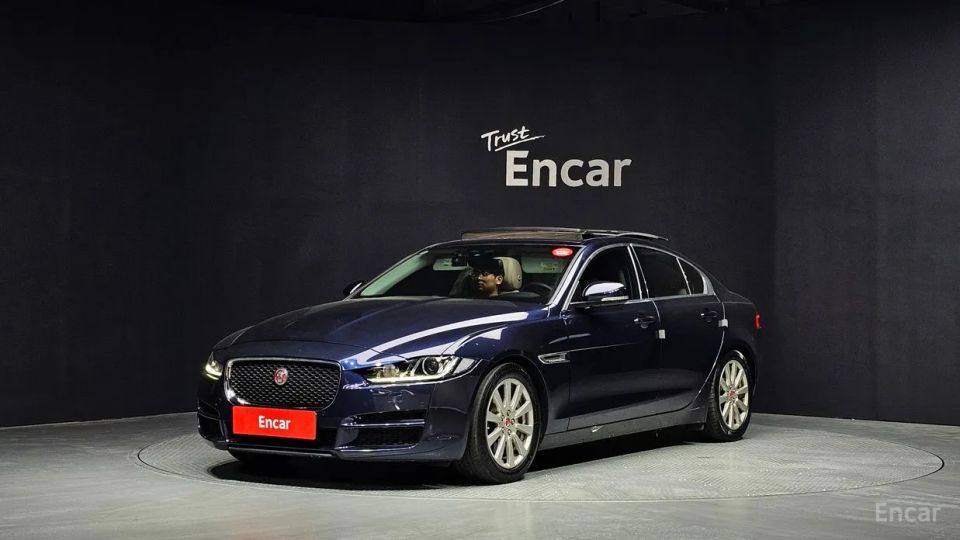 Jaguar XE