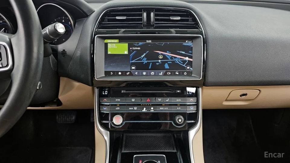 Jaguar XE
