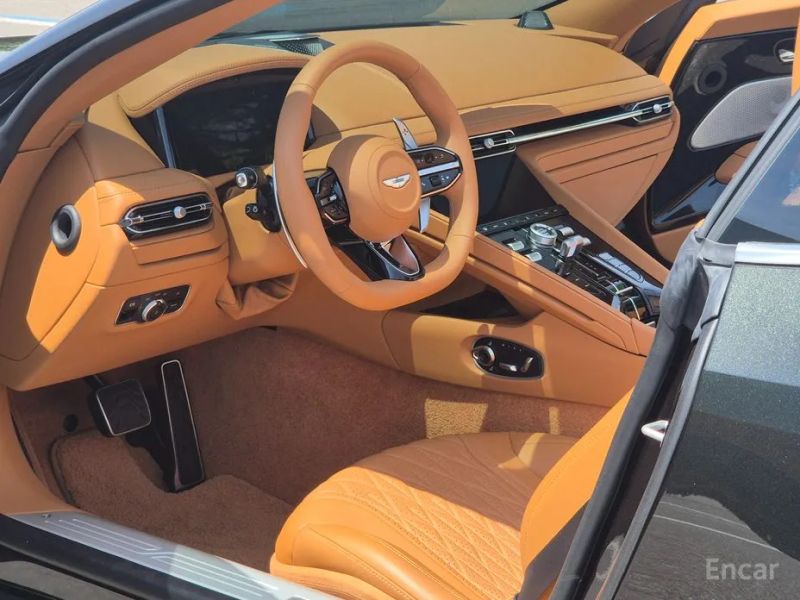 Astonmartin DB12