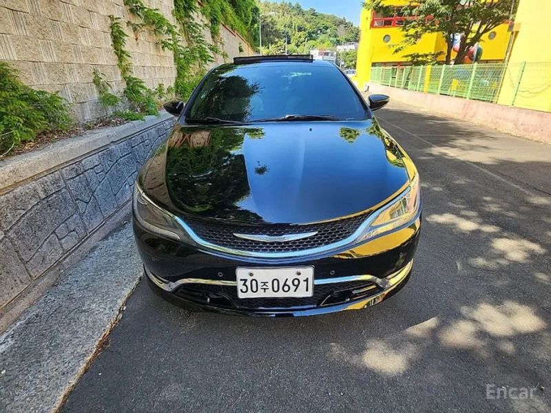 Chrysler 200