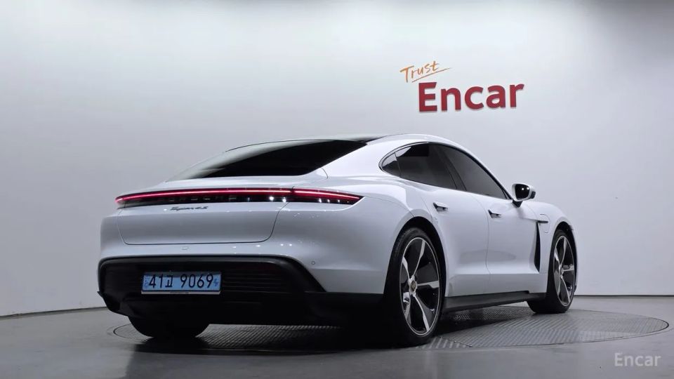Porsche Taycan