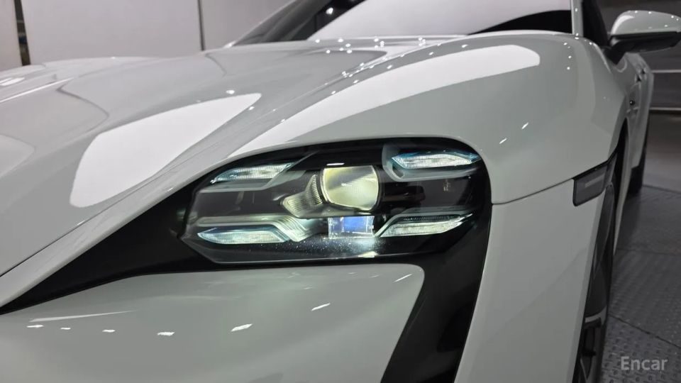 Porsche Taycan