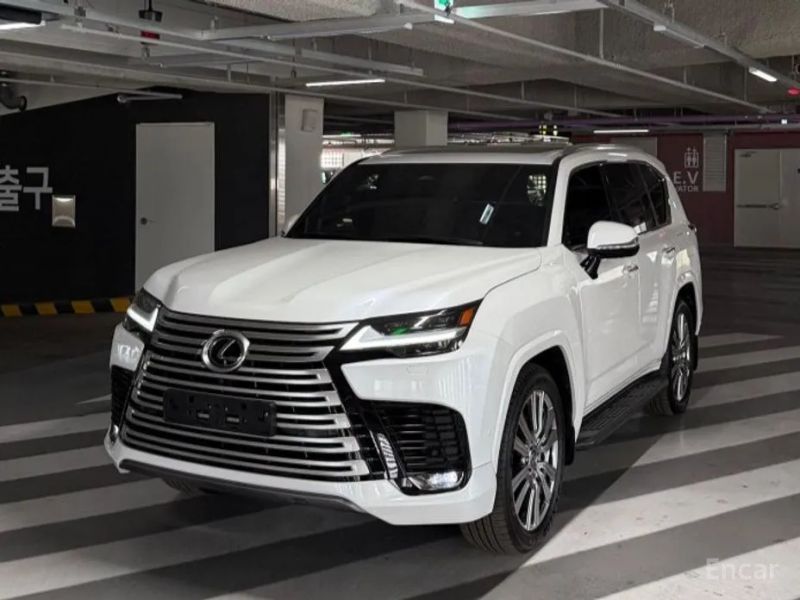 Lexus LX