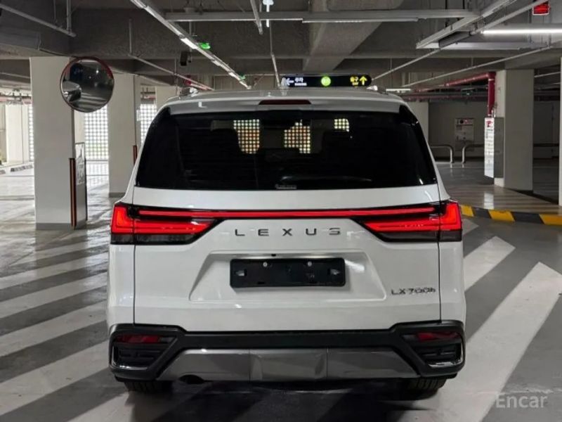 Lexus LX