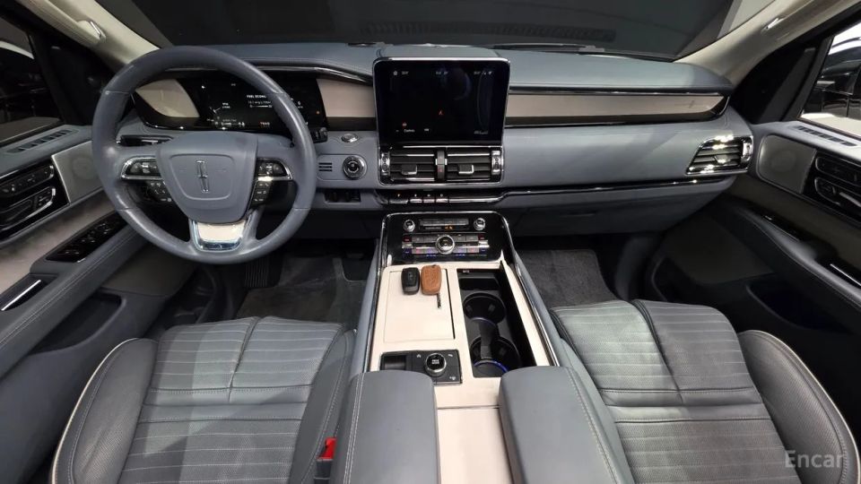 Lincoln Navigator