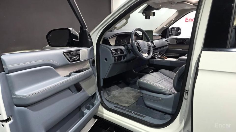 Lincoln Navigator