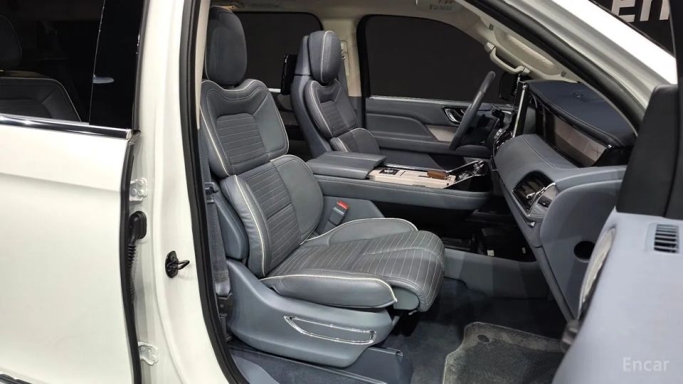Lincoln Navigator