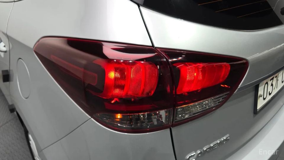 Kia Carens