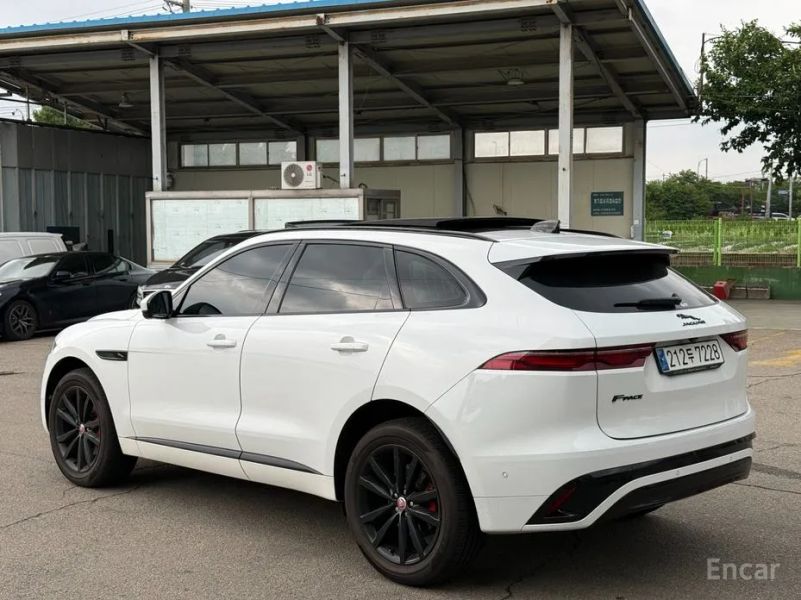 Jaguar F-PACE