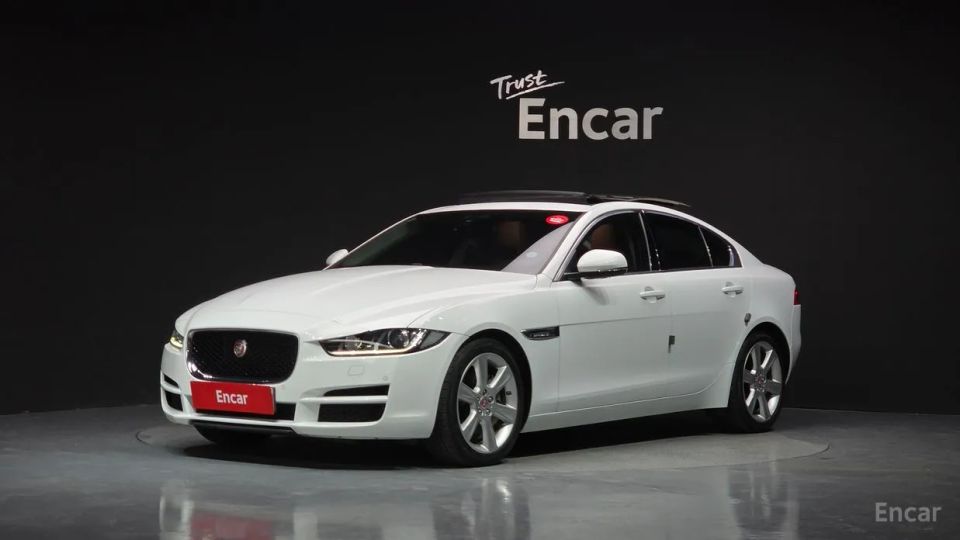 Jaguar XE