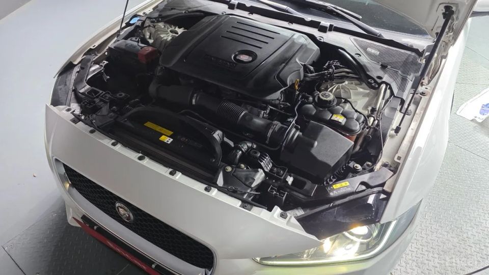 Jaguar XE