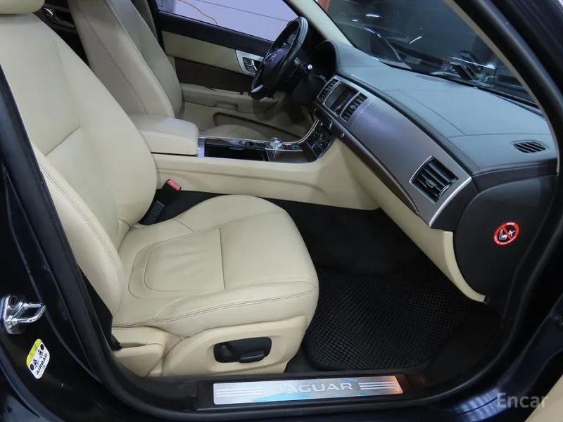 Jaguar xf