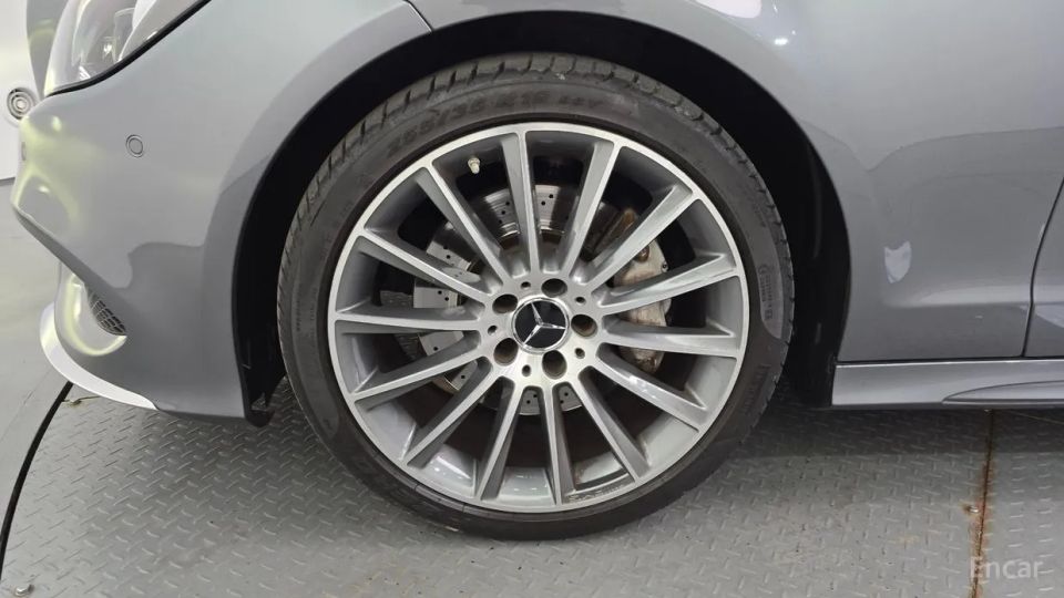 Mercedes-Benz CLS-Class