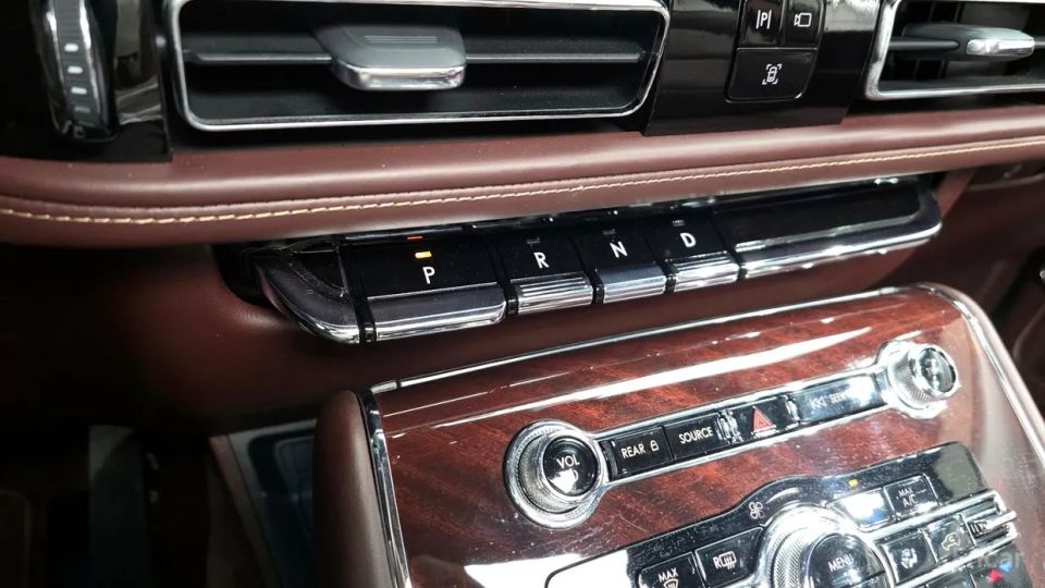 Lincoln Aviator
