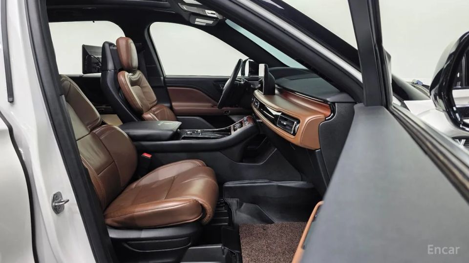 Lincoln Aviator