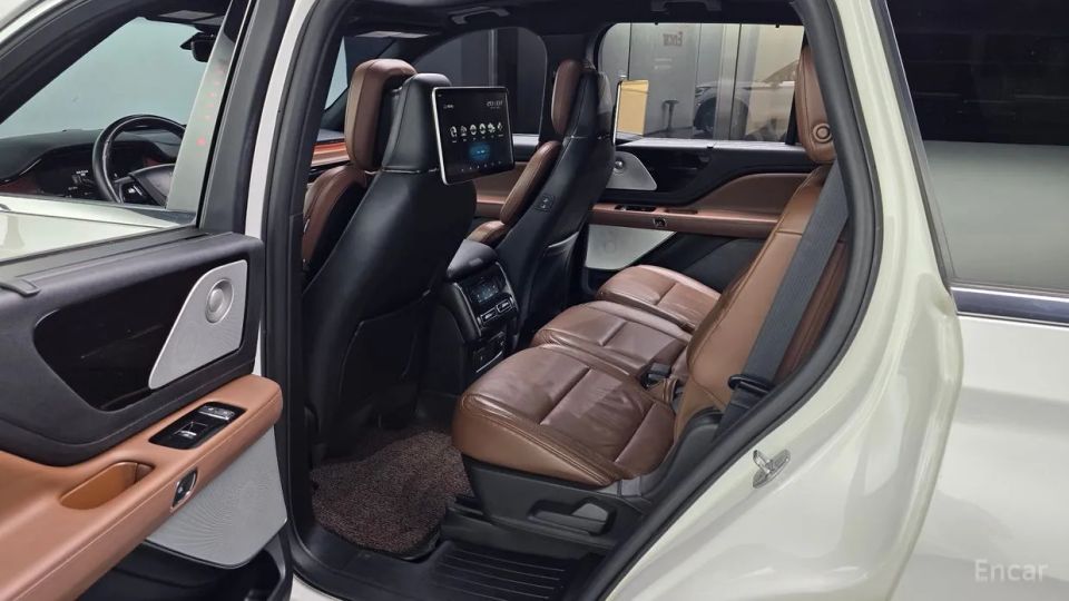 Lincoln Aviator