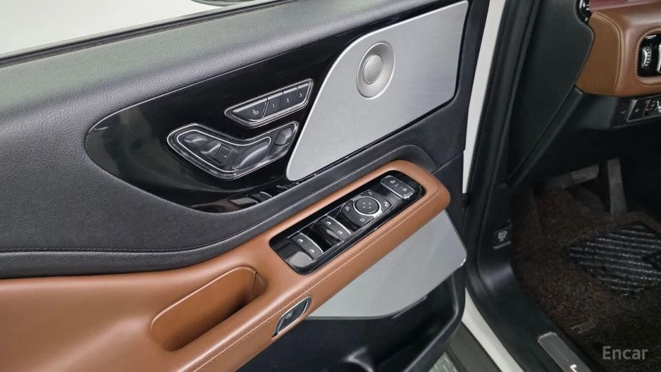 Lincoln Aviator