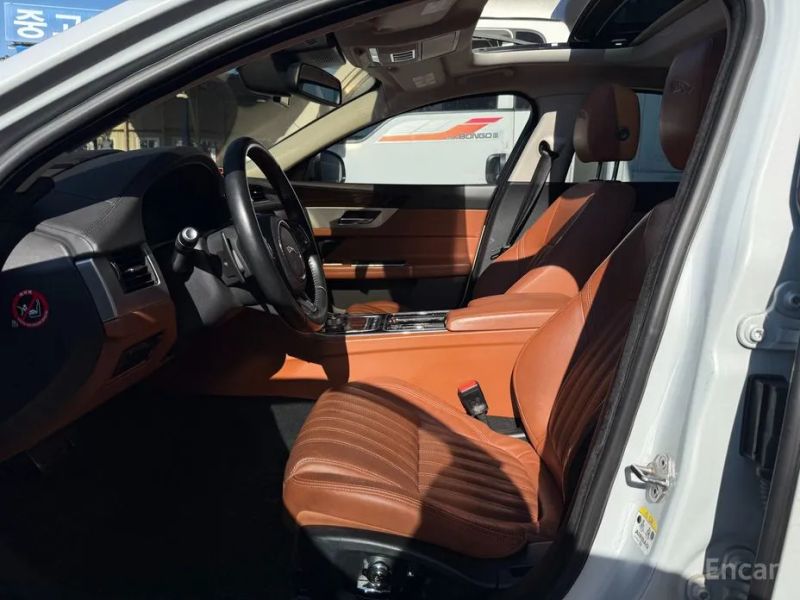 Jaguar xf