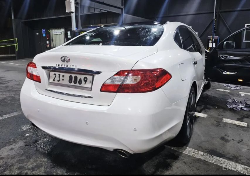 Infiniti M
