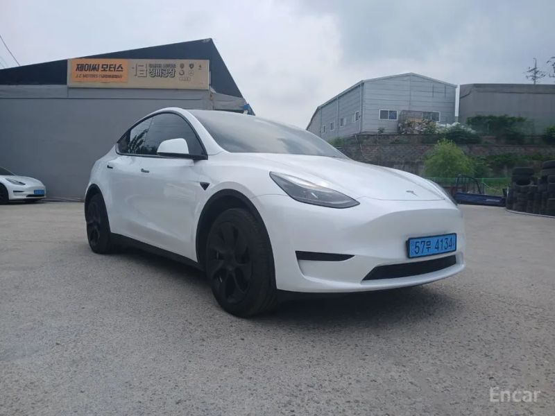 Tesla model-y