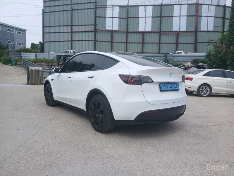 Tesla model-y