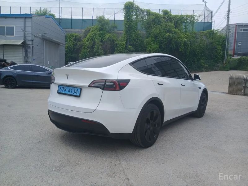 Tesla model-y