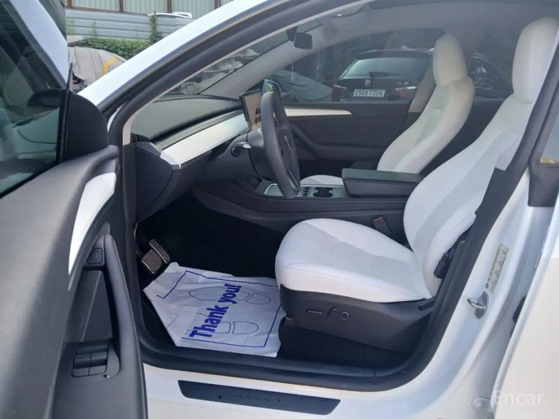 Tesla model-y