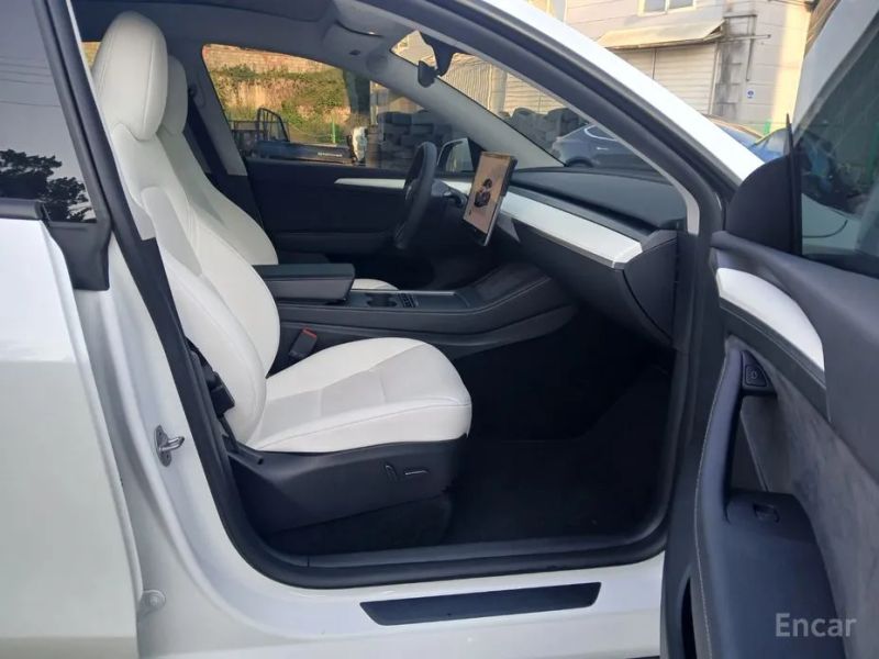 Tesla model-y