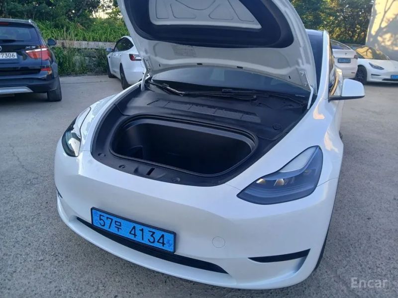 Tesla model-y
