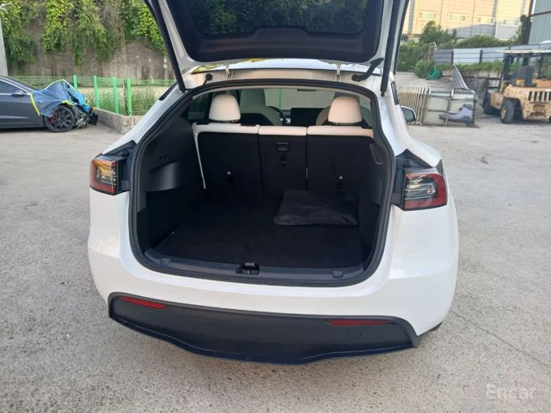 Tesla model-y