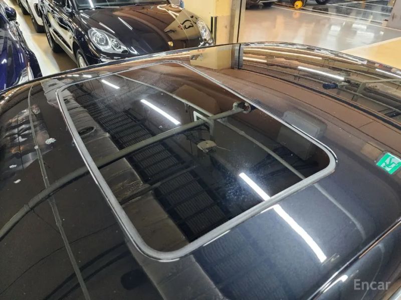 Jaguar XJ-6