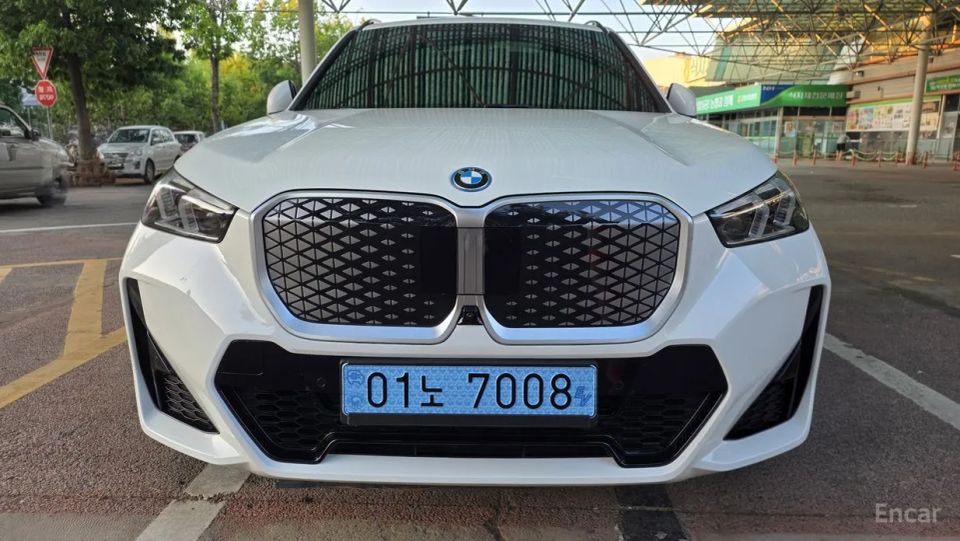 BMW ix1