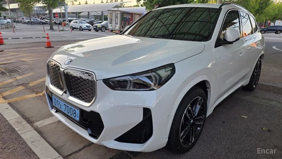 BMW ix1