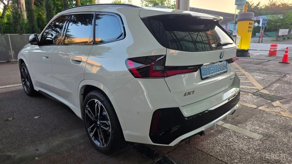 BMW ix1