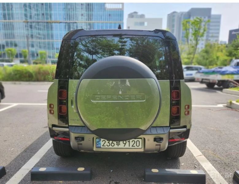 Land Rover Defender