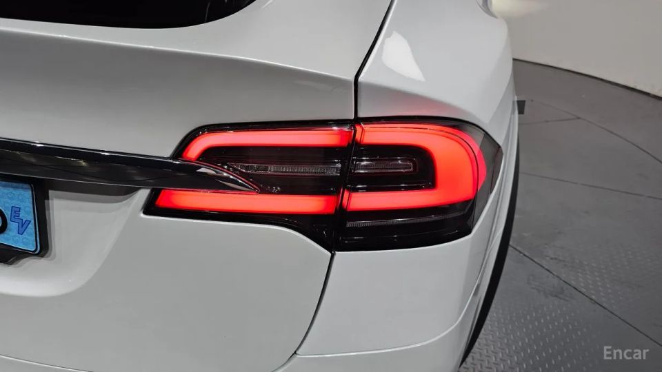 Tesla model-x