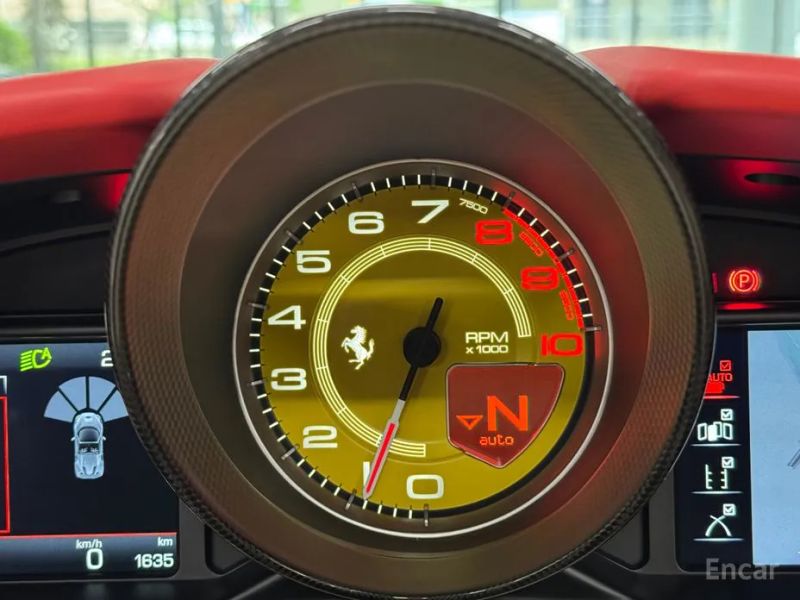 Ferrari F8