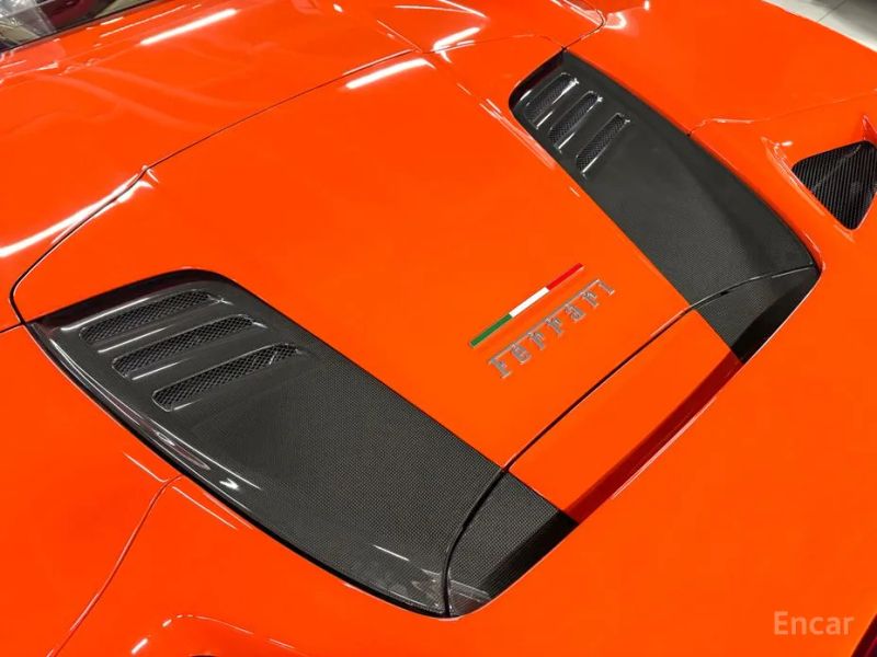 Ferrari F8