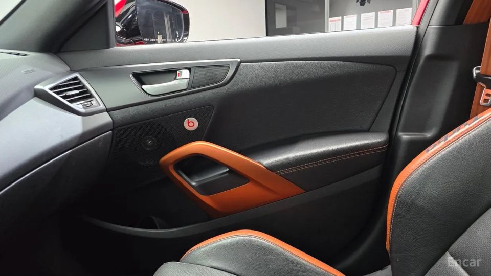 Hyundai Veloster