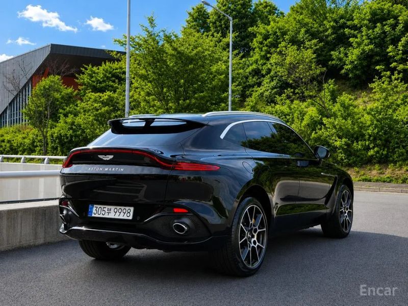 Astonmartin DBX