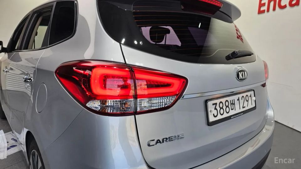 Kia Carens