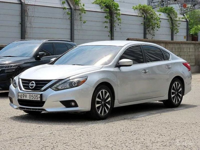 Nissan altima