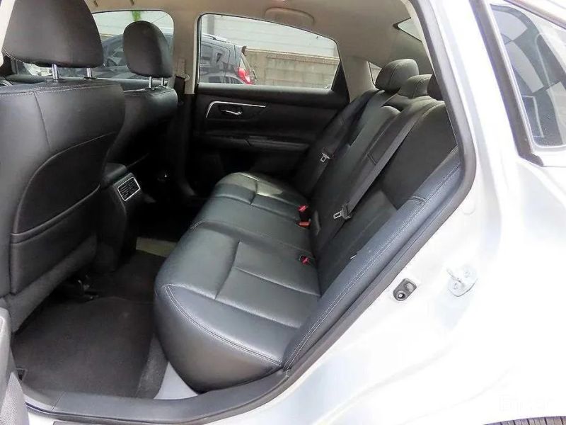 Nissan altima