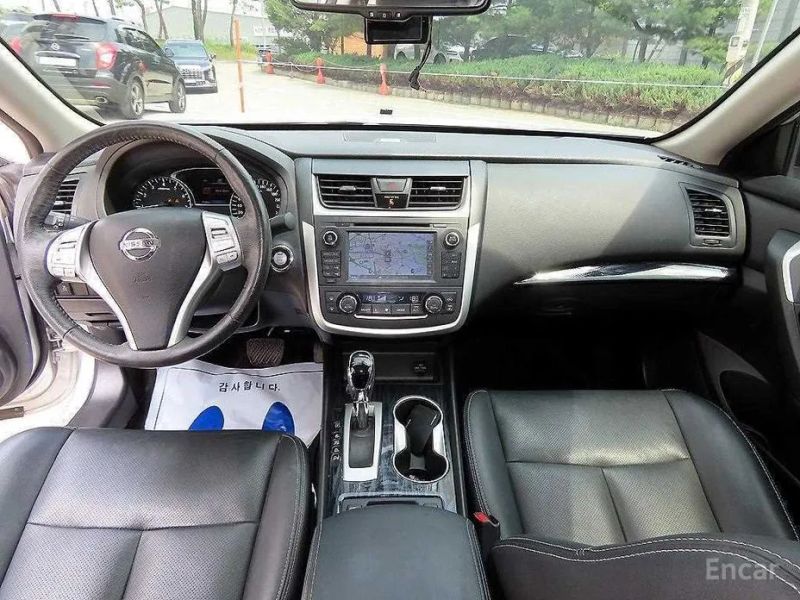 Nissan altima