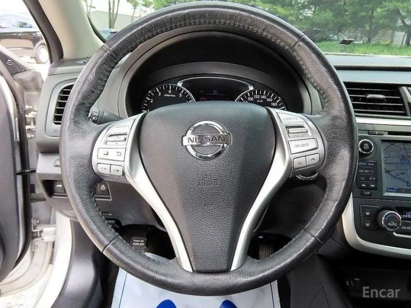 Nissan altima