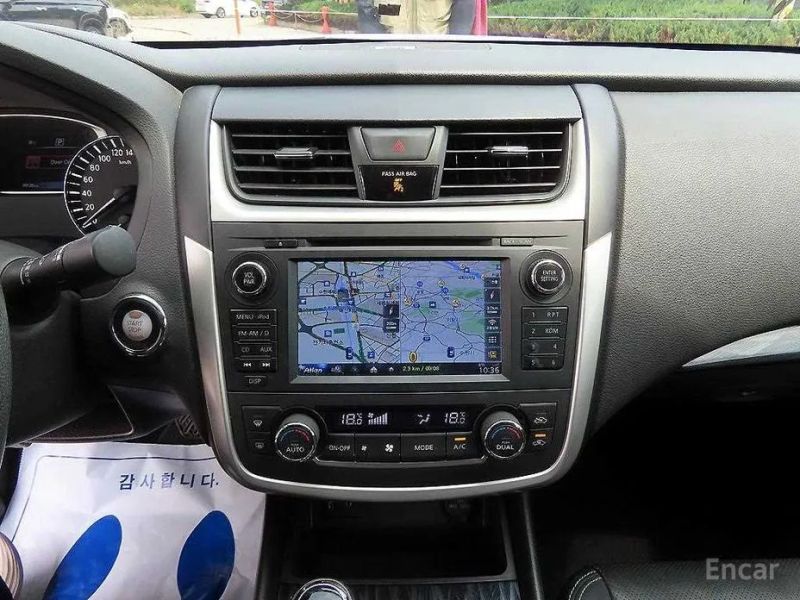 Nissan altima