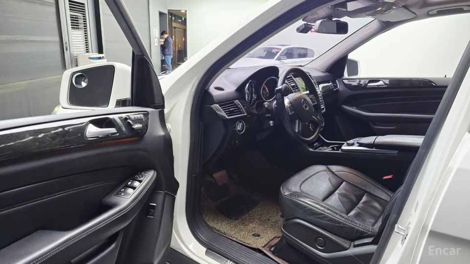 Mercedes-Benz M-class