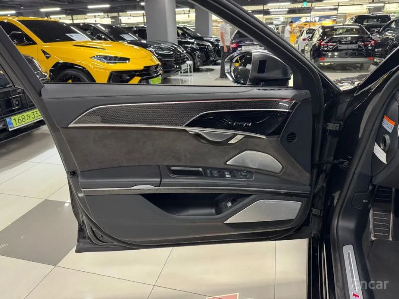 Audi S8