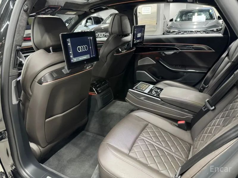 Audi S8