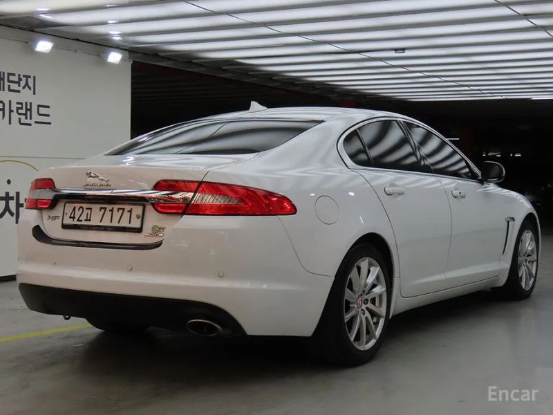Jaguar xf